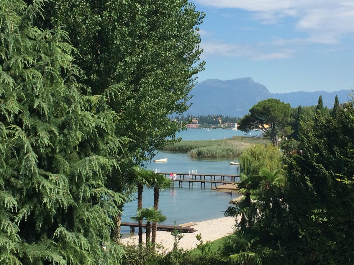 Hotel La Rondine Sirmione Buitenkant foto