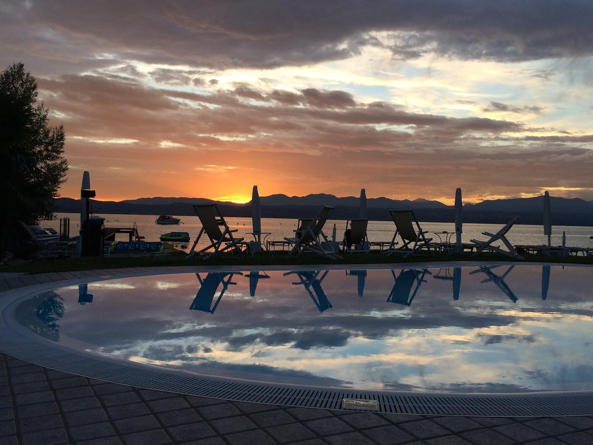 Hotel La Rondine Sirmione Buitenkant foto