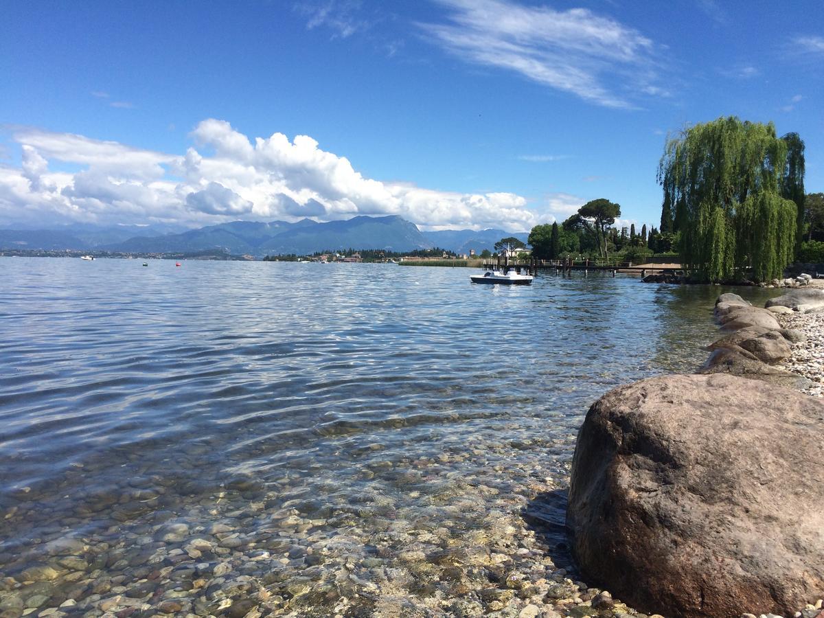 Hotel La Rondine Sirmione Buitenkant foto