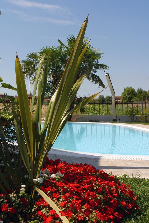 Hotel La Rondine Sirmione Buitenkant foto