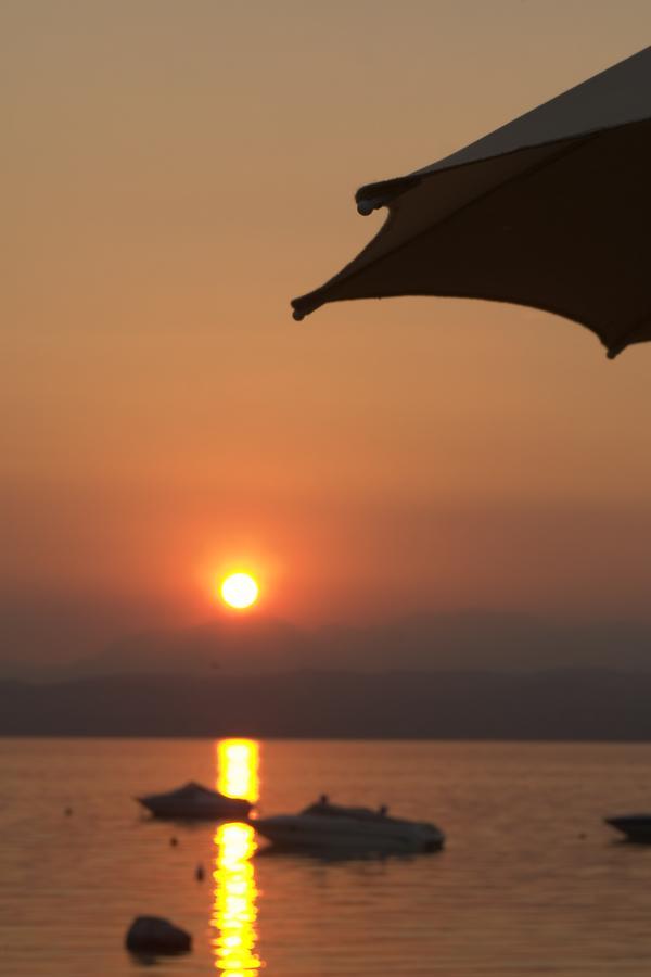 Hotel La Rondine Sirmione Buitenkant foto