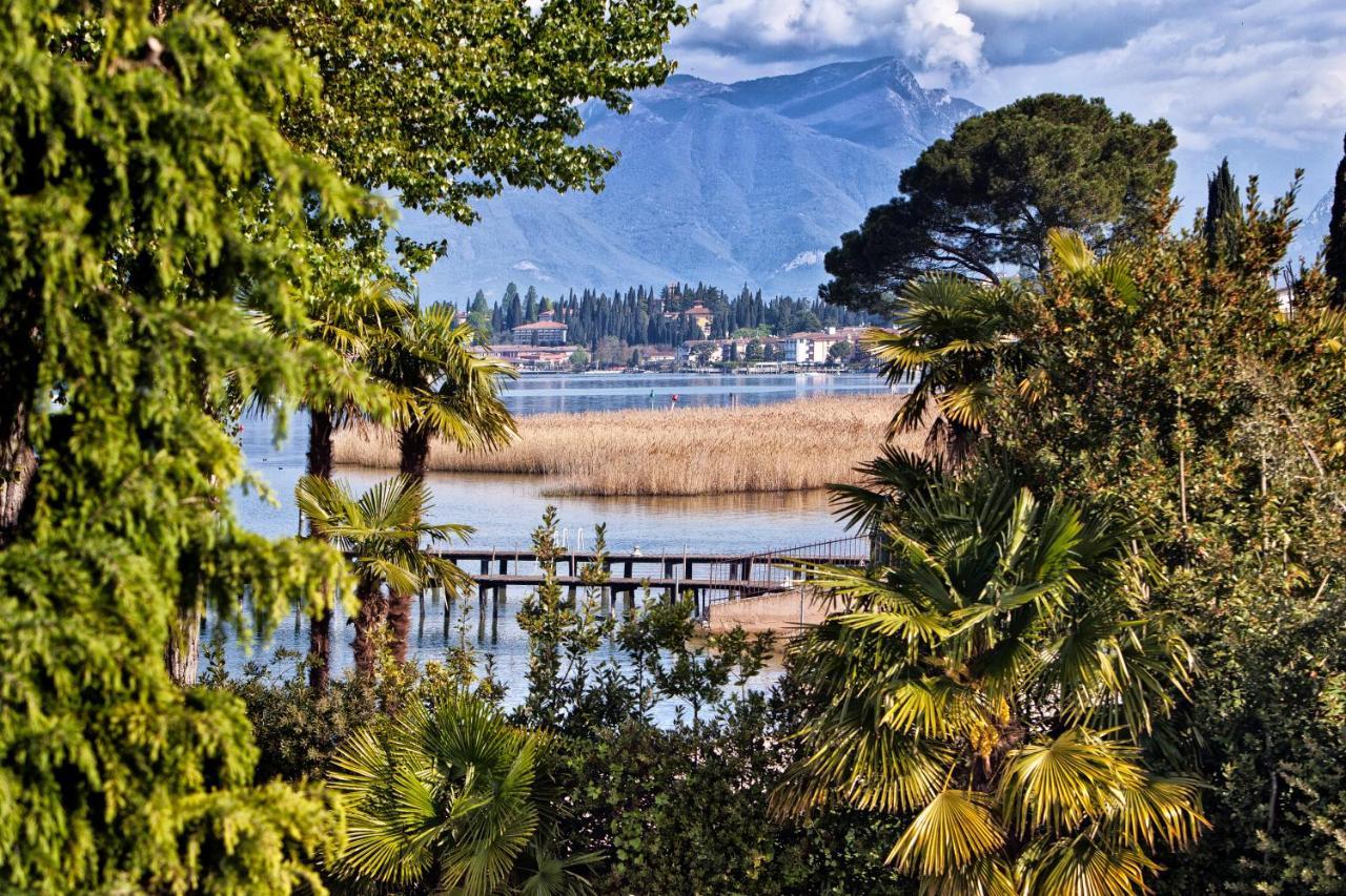 Hotel La Rondine Sirmione Buitenkant foto